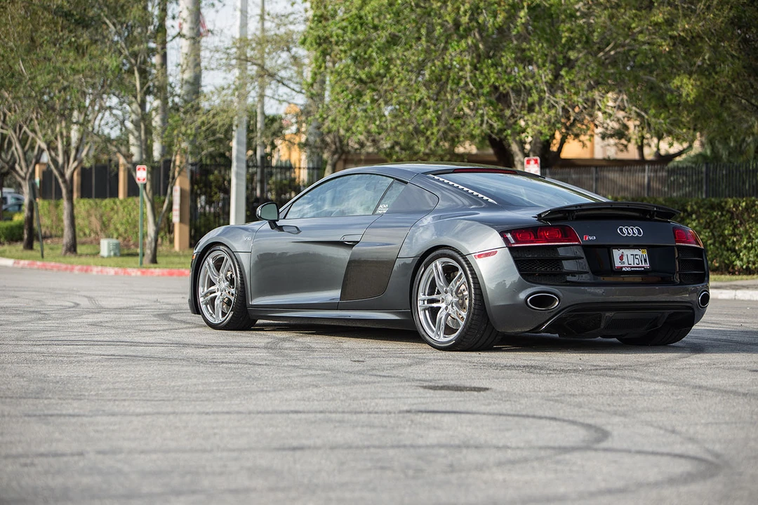 2010 Audi 42 R8 - Image 3 of 10