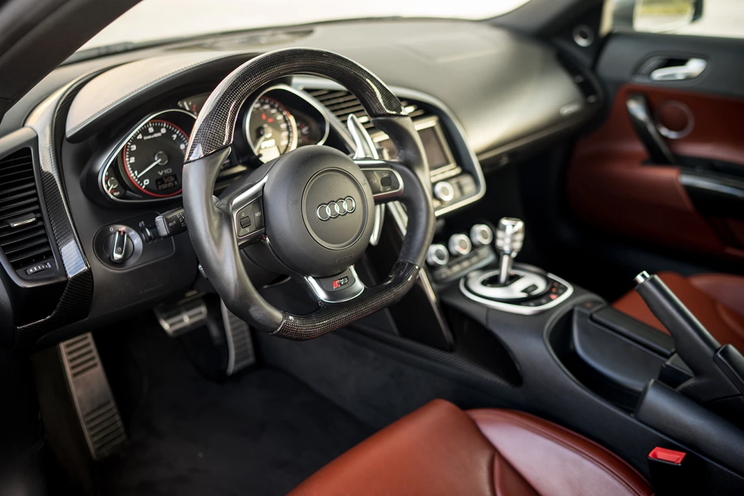 2010 Audi 42 R8 - Image 6 of 10