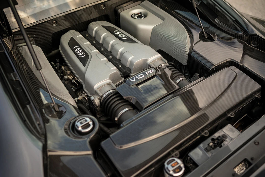 2010 Audi 42 R8 - Image 10 of 10