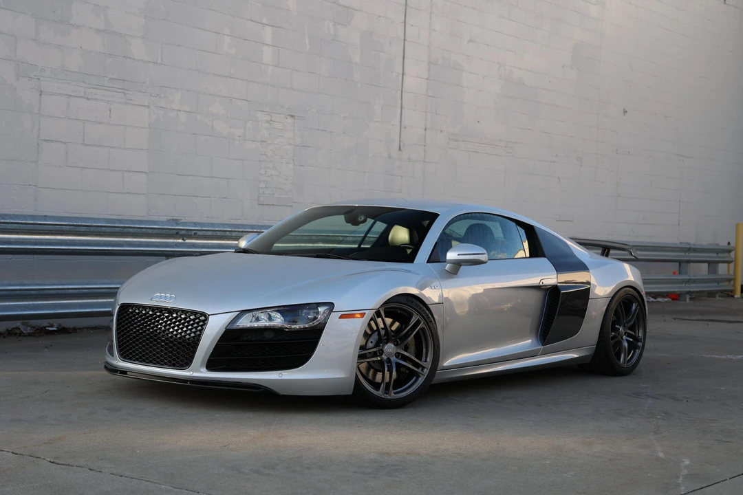 2010 Audi 42 R8 - Image 8 of 31
