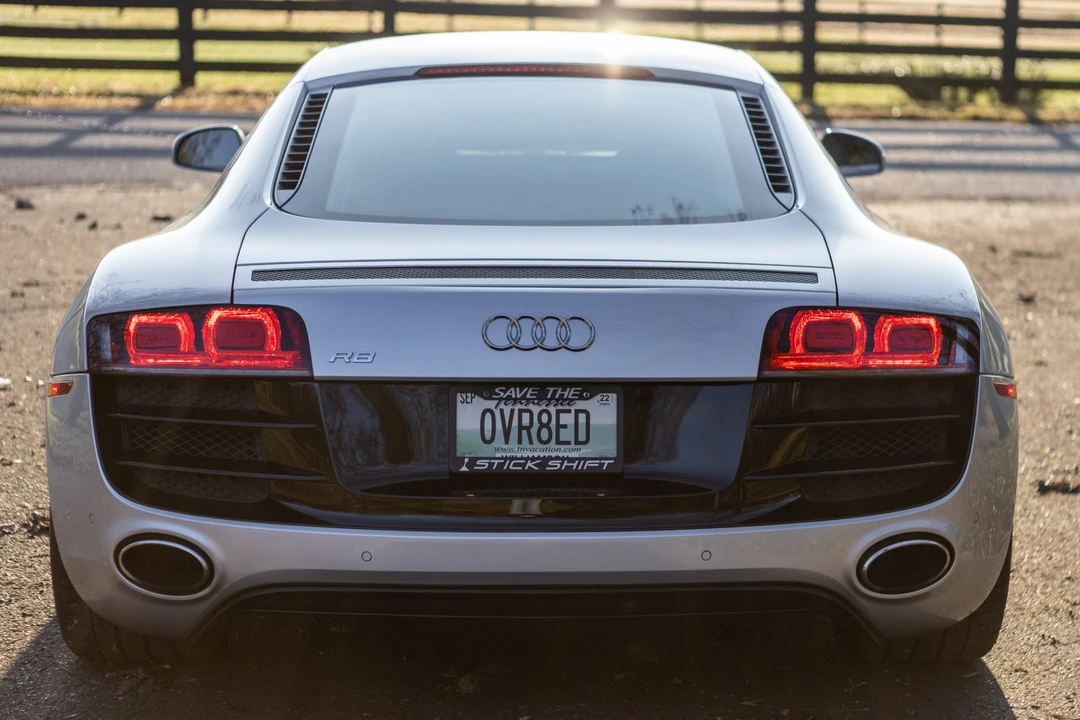 2010 Audi 42 R8 - Image 8 of 31