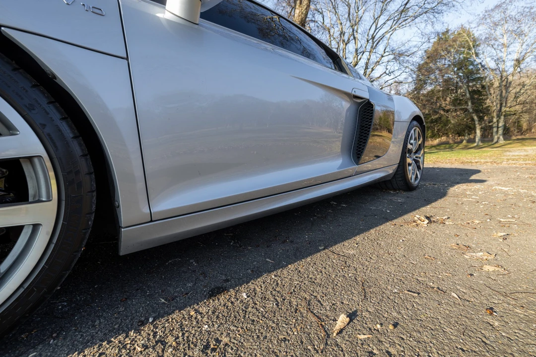 2010 Audi 42 R8 - Image 17 of 31
