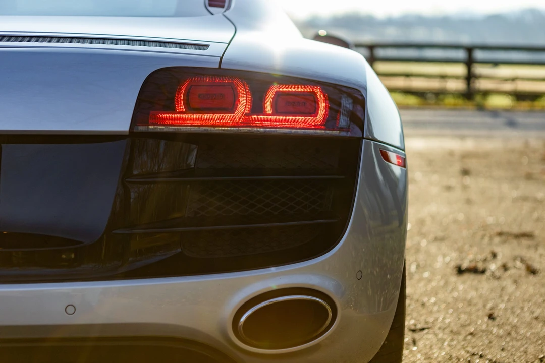 2010 Audi 42 R8 - Image 14 of 31