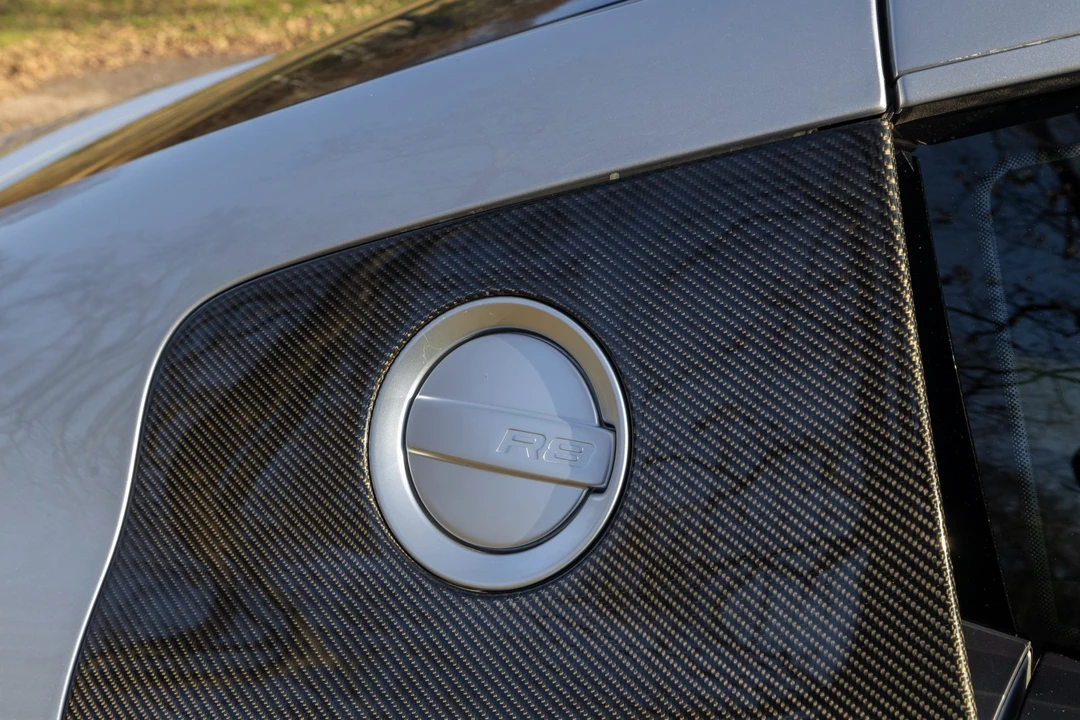 2010 Audi 42 R8 - Image 30 of 31