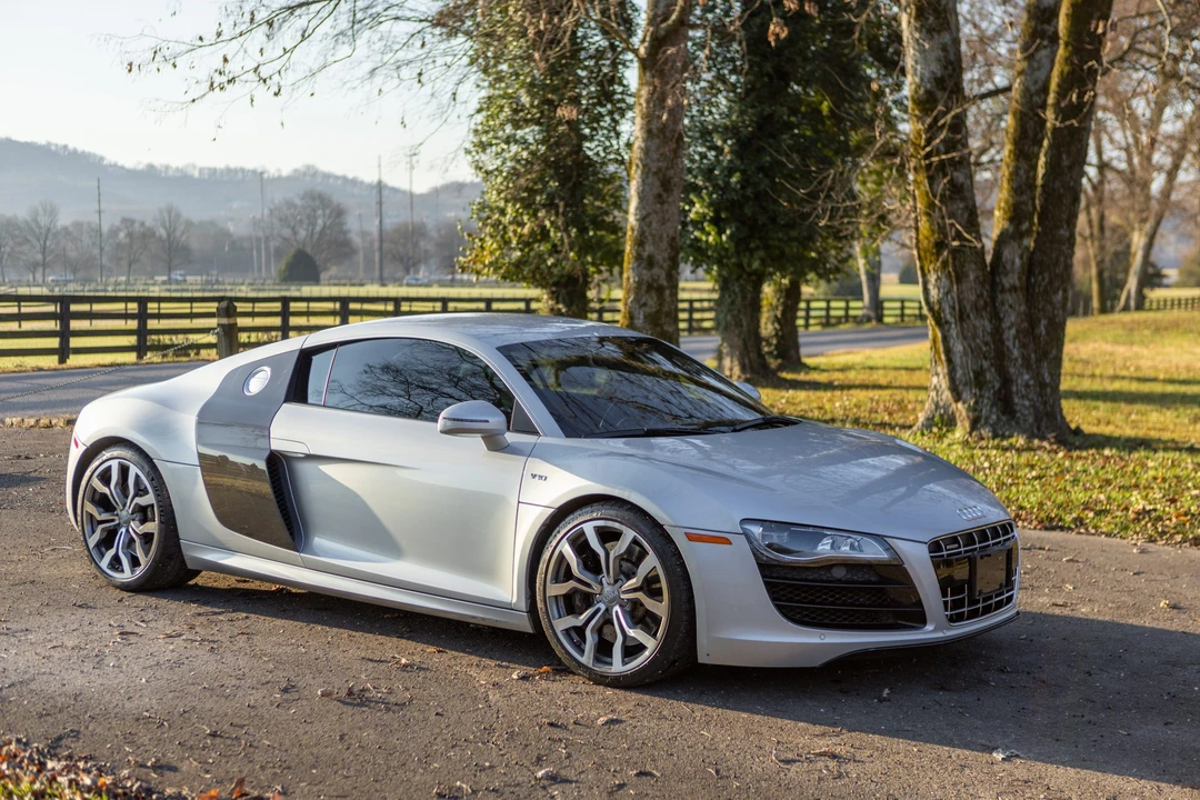 2010 Audi 42 R8 - Image 2 of 31