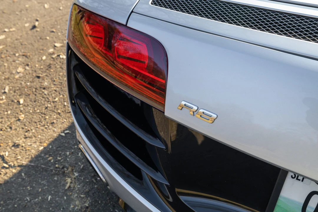 2010 Audi 42 R8 - Image 25 of 31