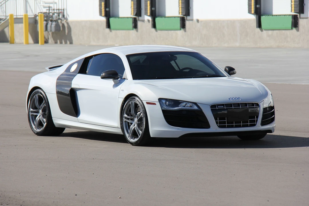 2010 Audi 42 R8 - Image 2 of 12