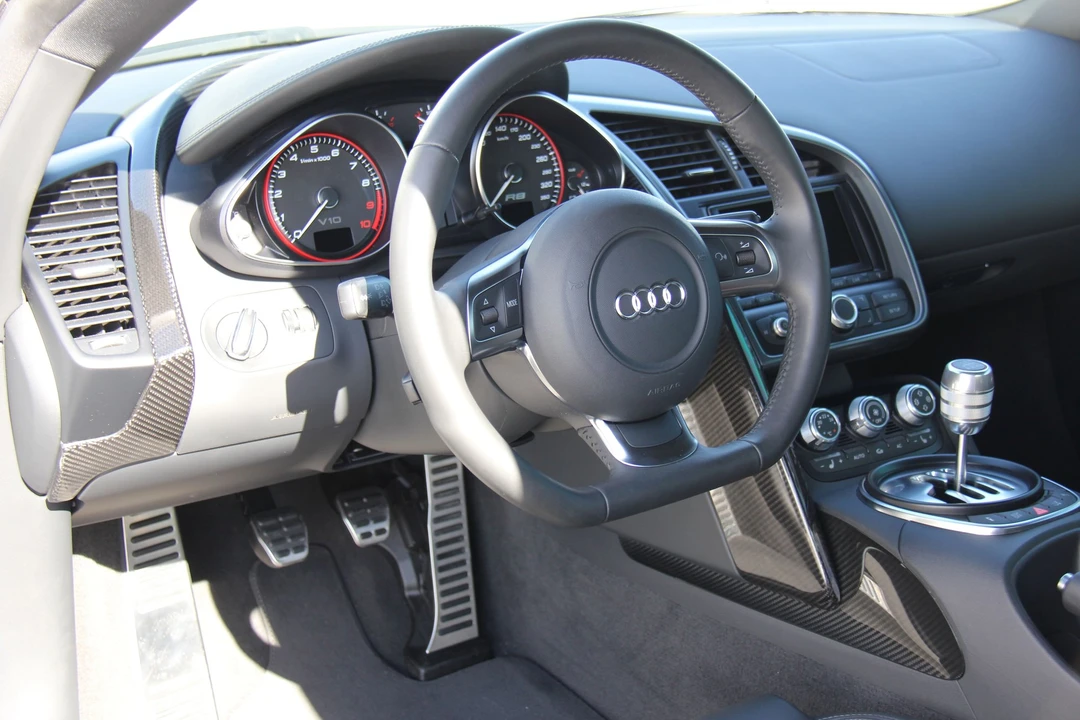 2010 Audi 42 R8 - Image 5 of 12
