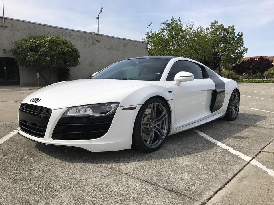 2010 Audi 42 R8 - Image 14 of 16