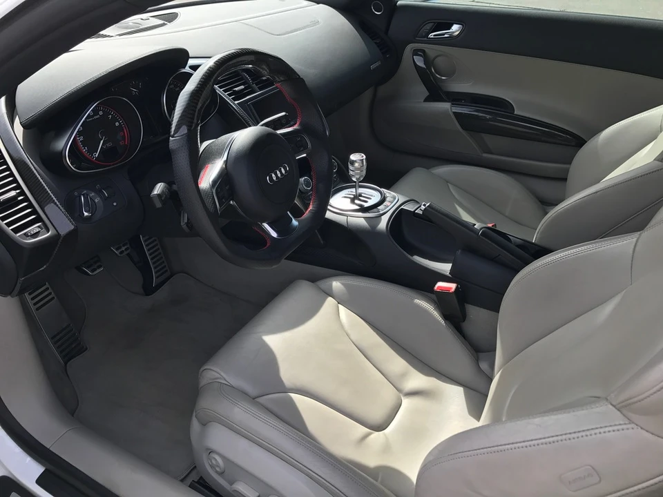 2010 Audi 42 R8 - Image 4 of 16