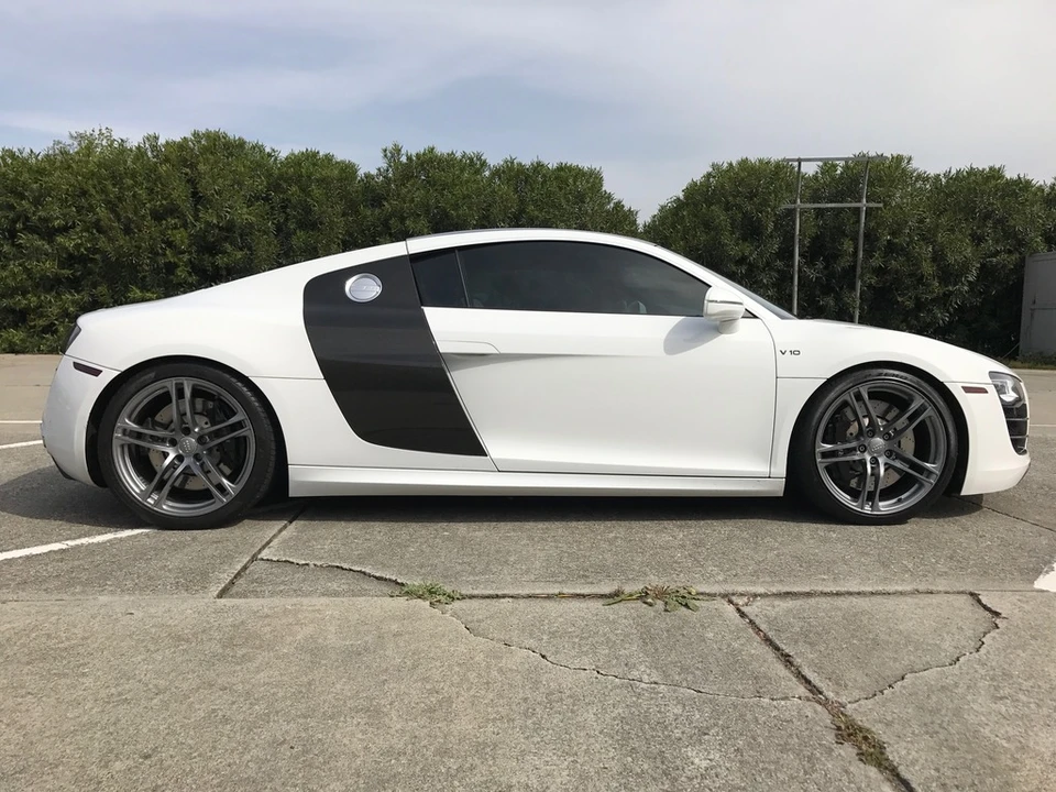2010 Audi 42 R8 - Image 10 of 16
