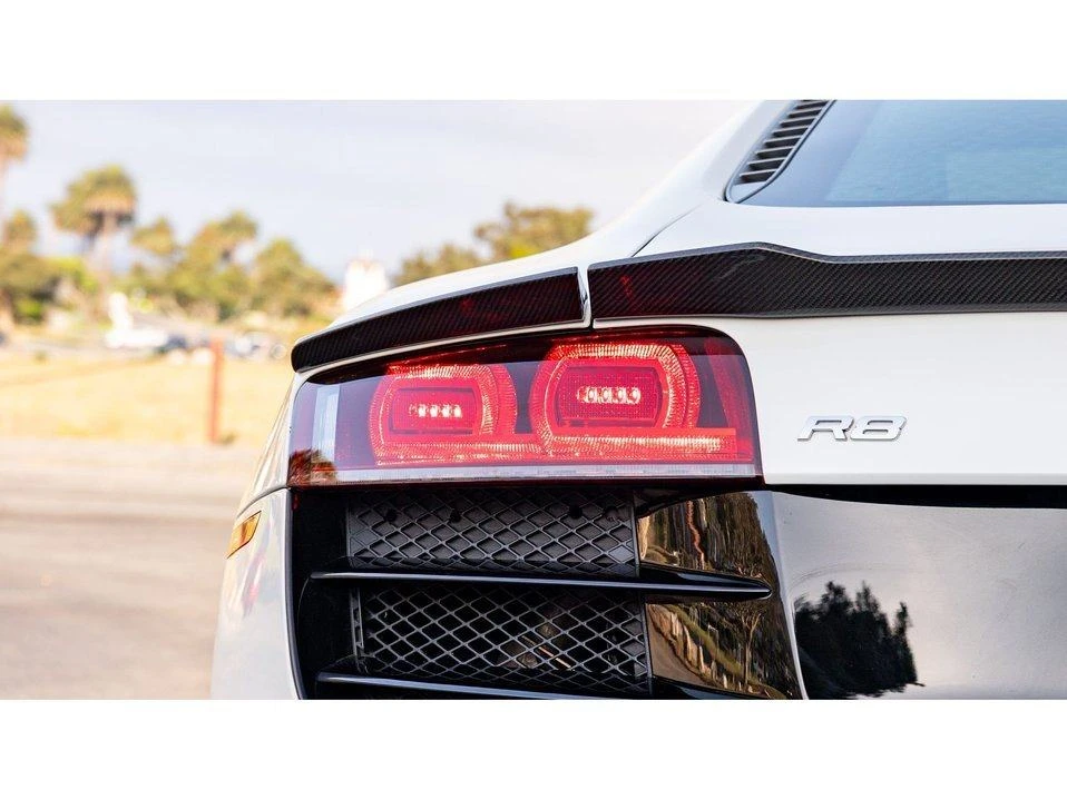 2010 Audi 42 R8 - Image 16 of 20