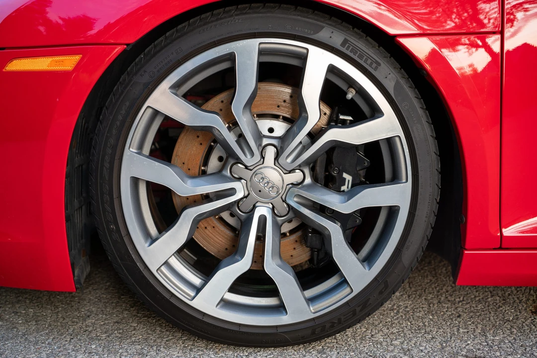 2010 Audi 42 R8 - Image 25 of 31