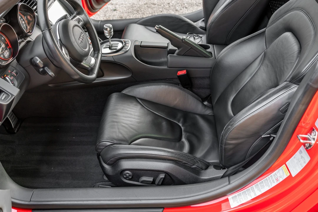 2010 Audi 42 R8 - Image 28 of 31