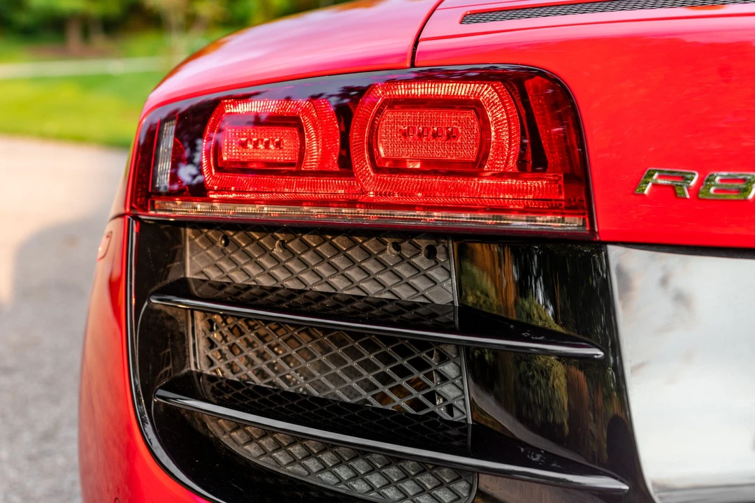 2010 Audi 42 R8 - Image 14 of 31