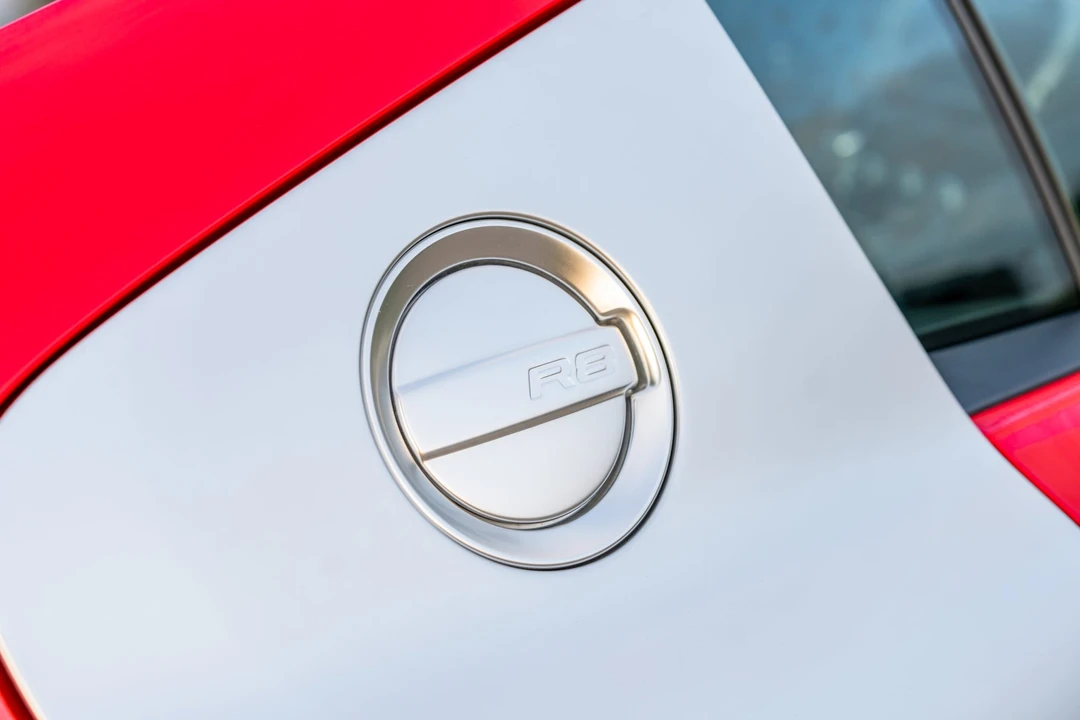 2010 Audi 42 R8 - Image 18 of 31