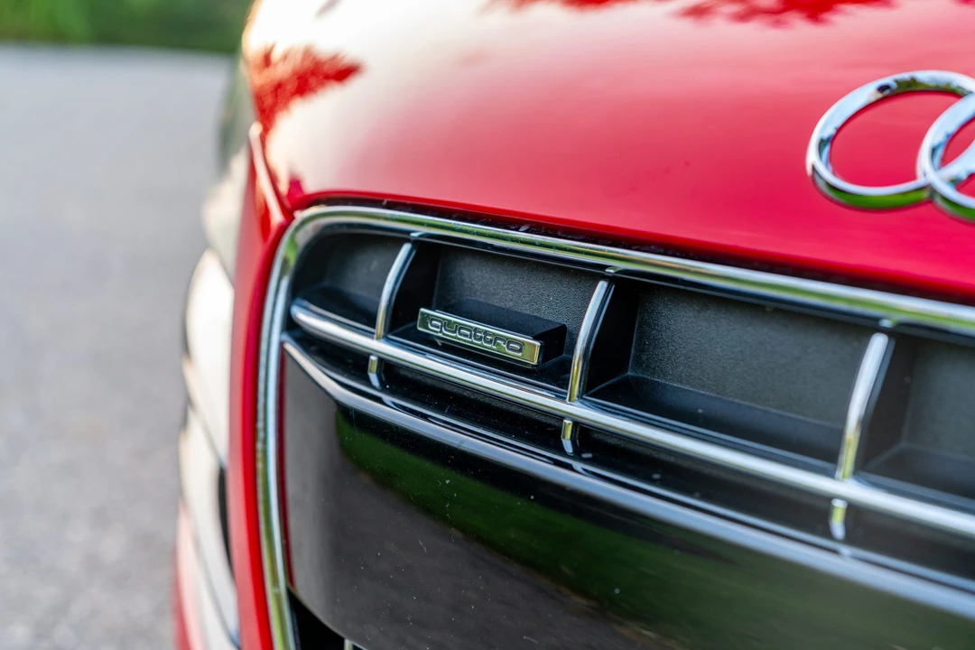 2010 Audi 42 R8 - Image 10 of 31