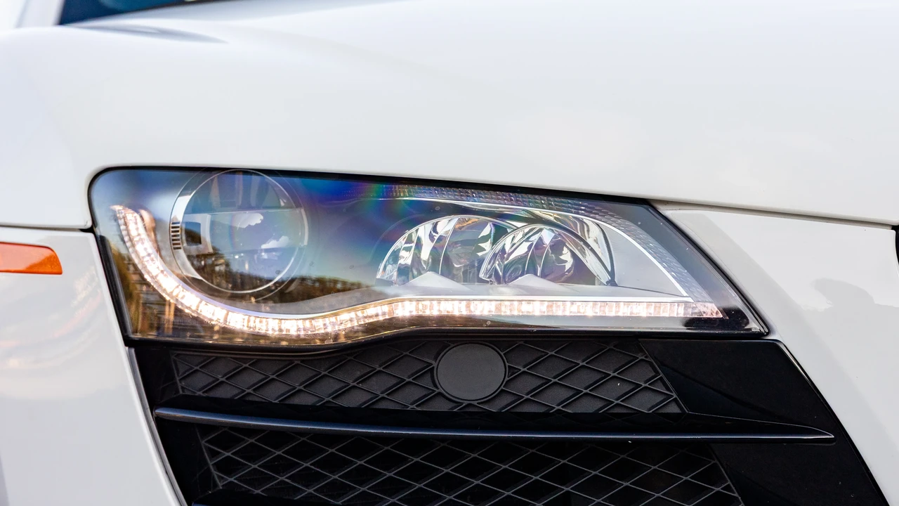 2010 Audi 42 R8 - Image 10 of 31