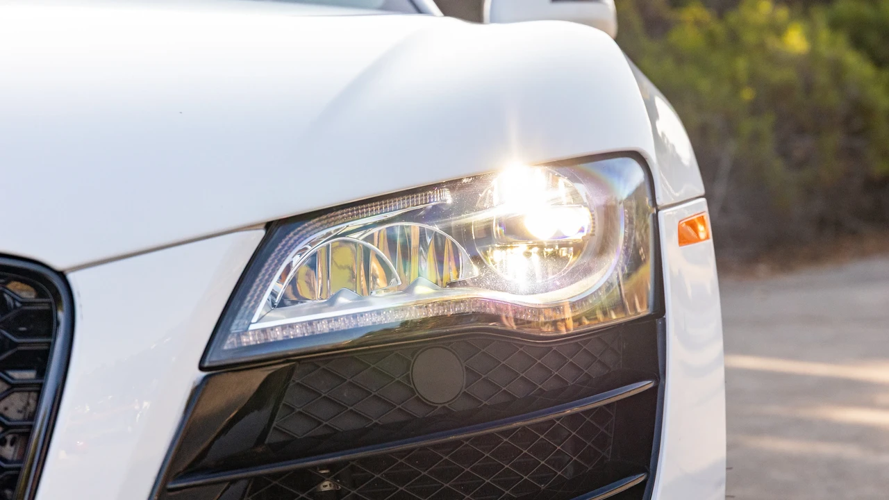 2010 Audi 42 R8 - Image 13 of 31