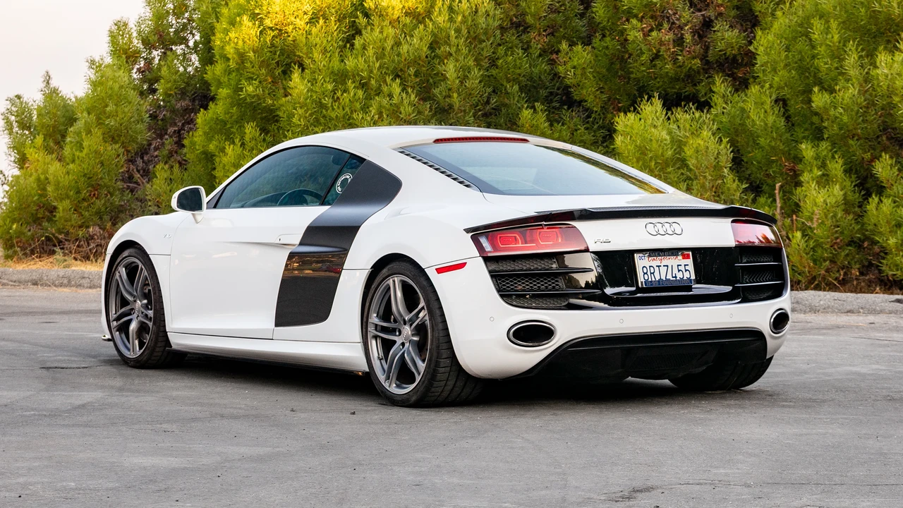 2010 Audi 42 R8 - Image 7 of 31