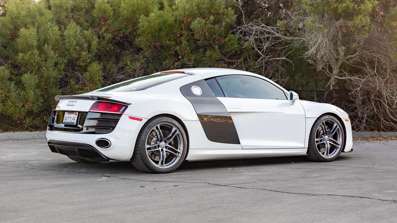 2010 Audi 42 R8 - Image 5 of 31