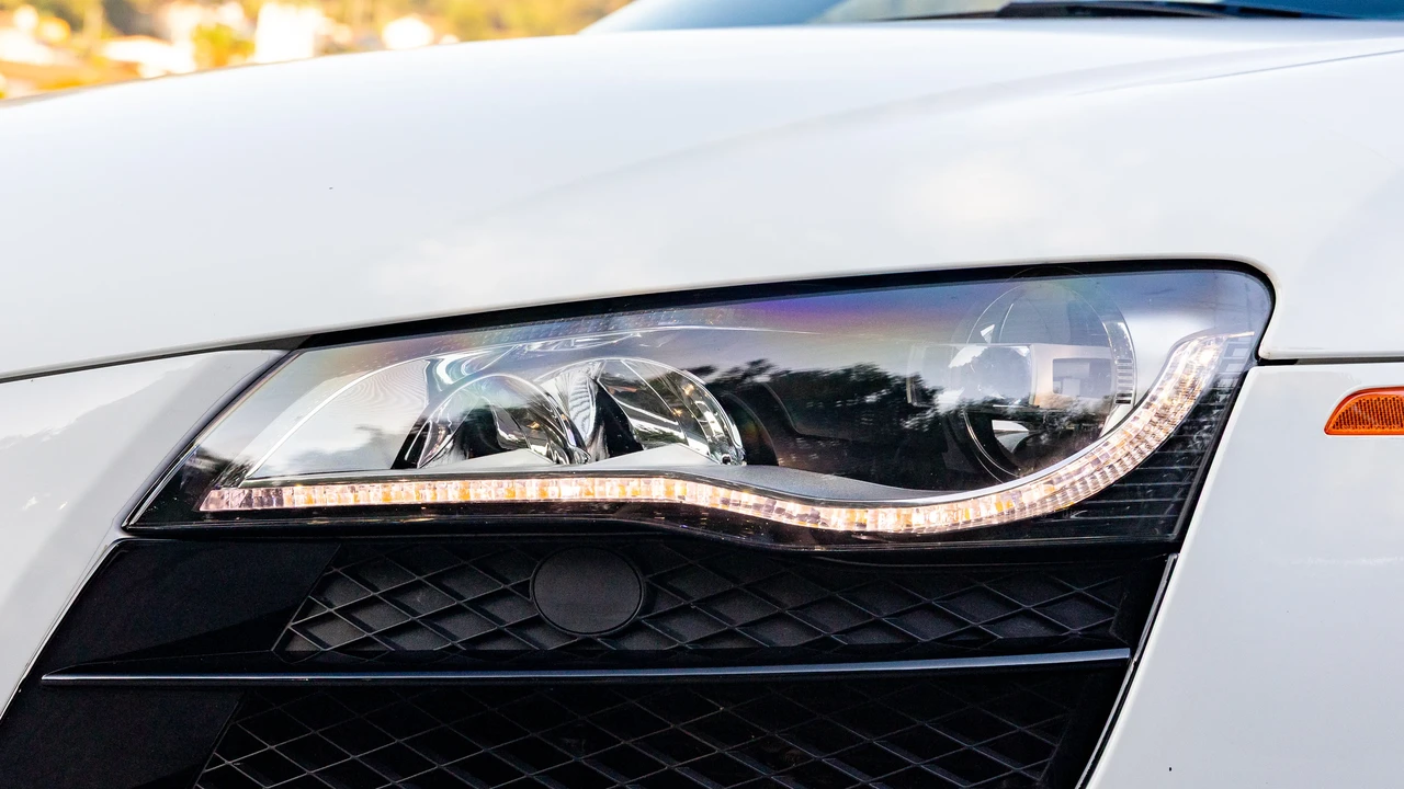 2010 Audi 42 R8 - Image 11 of 31