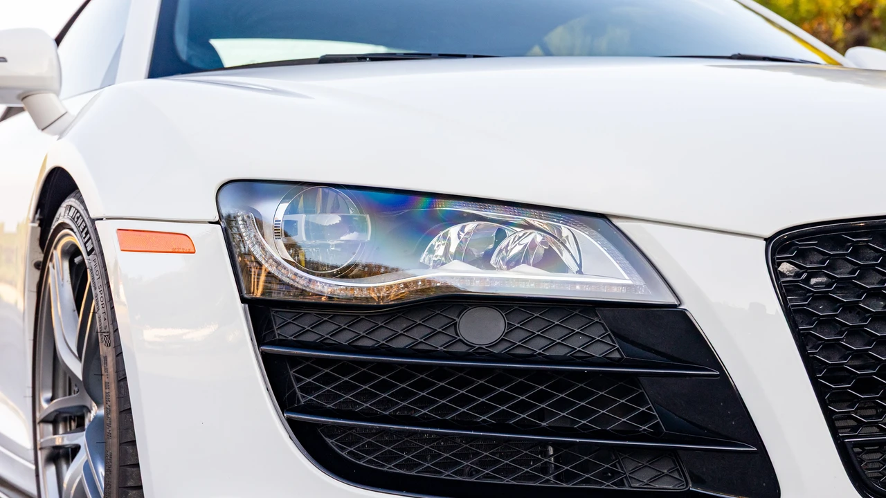 2010 Audi 42 R8 - Image 14 of 31
