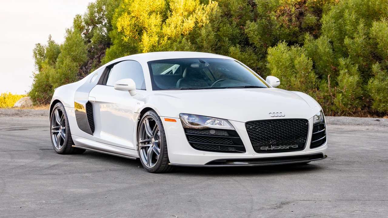 2010 Audi 42 R8 - Image 3 of 31