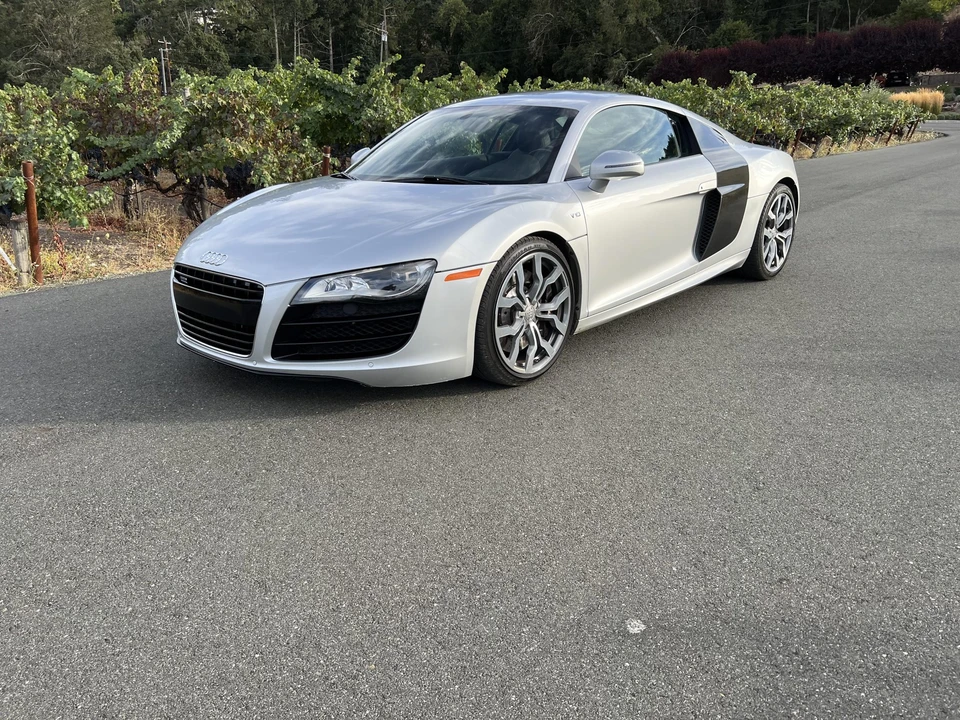 2010 Audi 42 R8 - Image 2 of 31
