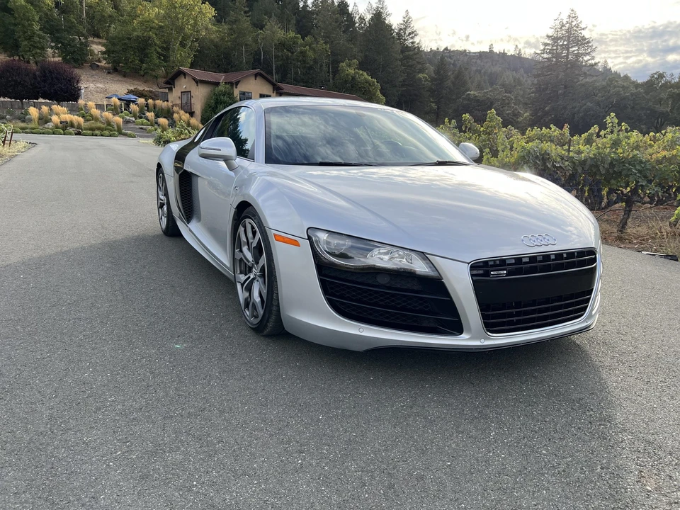 2010 Audi 42 R8 - Image 6 of 31