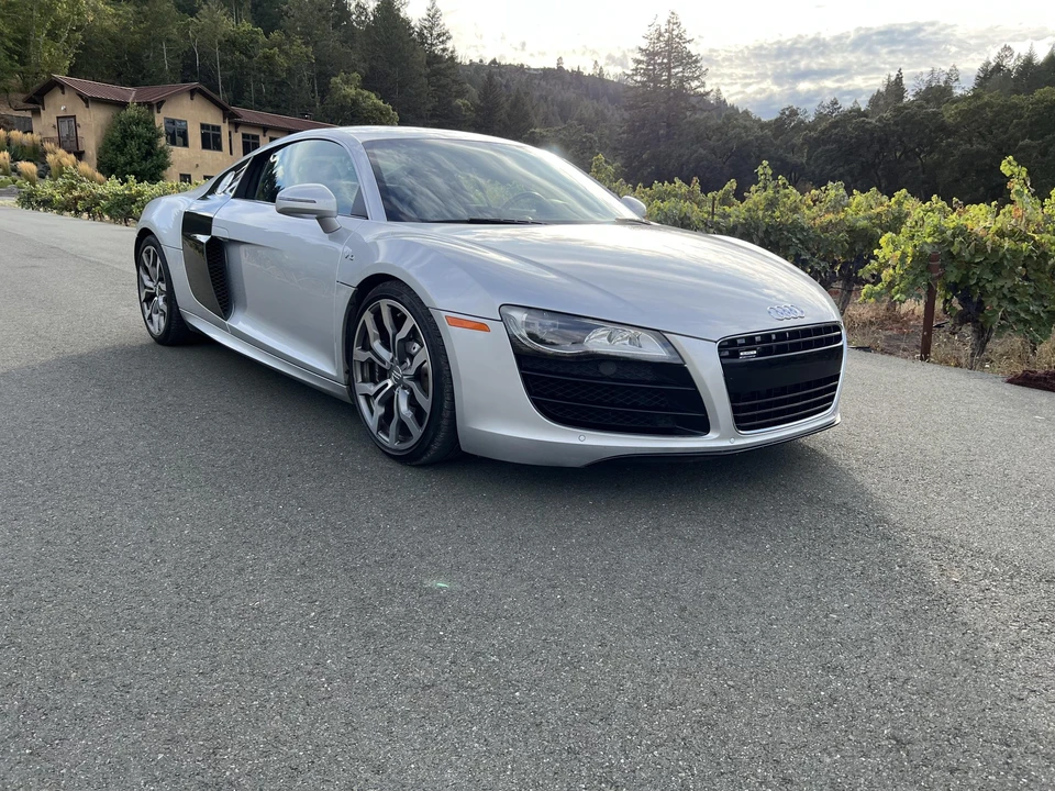 2010 Audi 42 R8 - Image 7 of 31