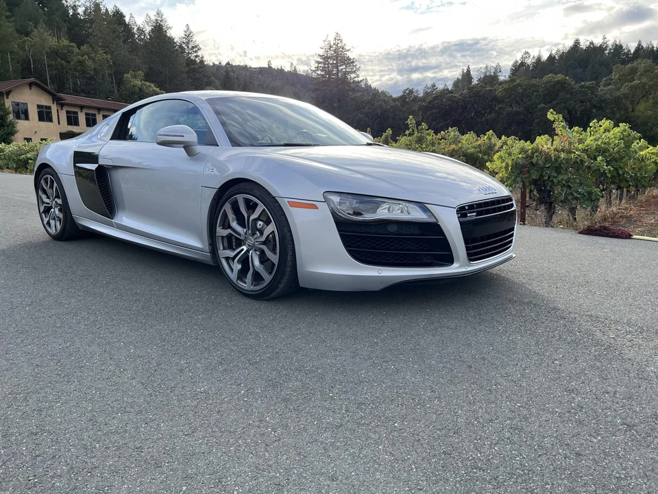 2010 Audi 42 R8 - Image 8 of 31