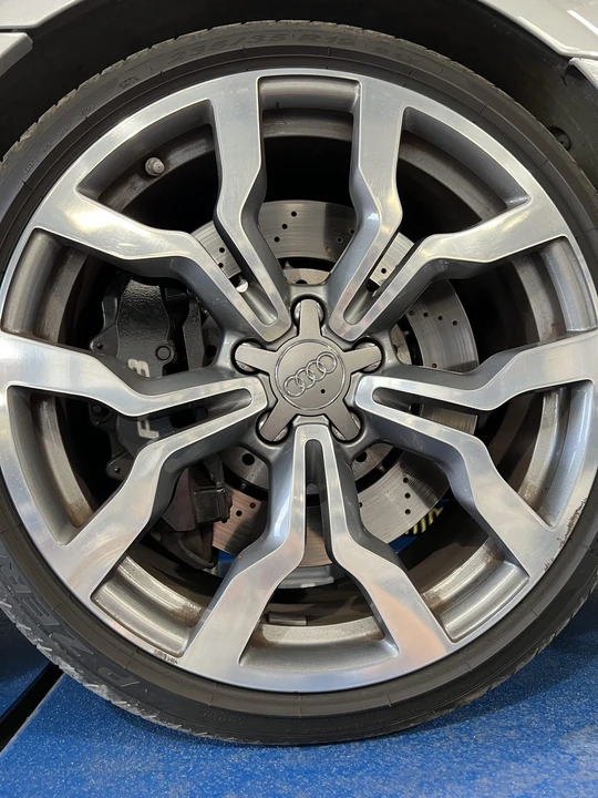 2010 Audi 42 R8 - Image 29 of 31