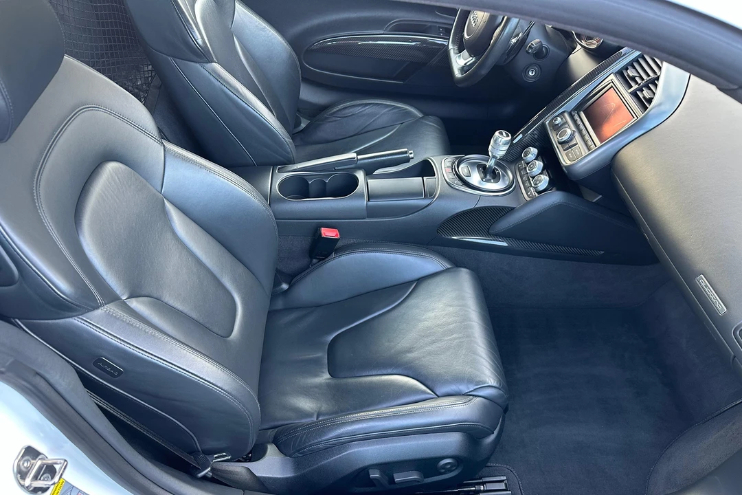 2010 Audi 42 R8 - Image 28 of 31