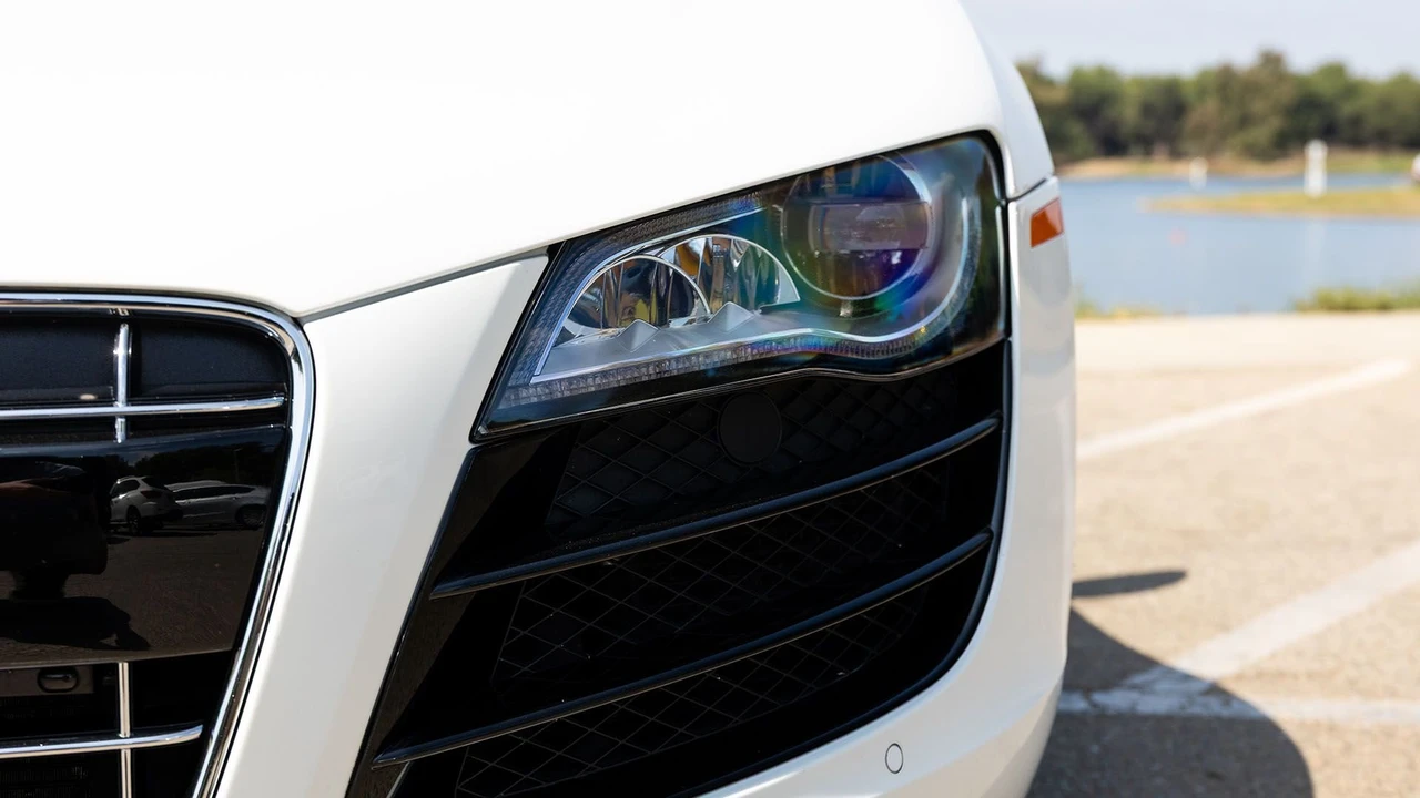 2010 Audi 42 R8 - Image 13 of 31