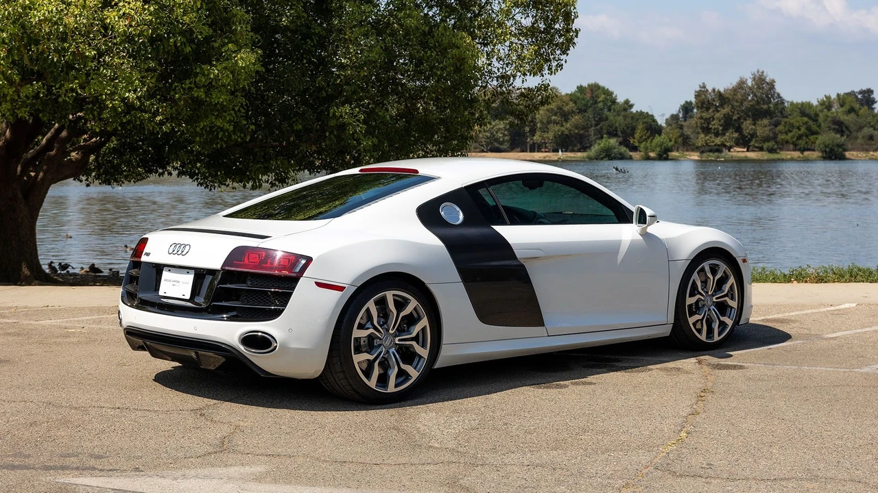 2010 Audi 42 R8 - Image 11 of 31