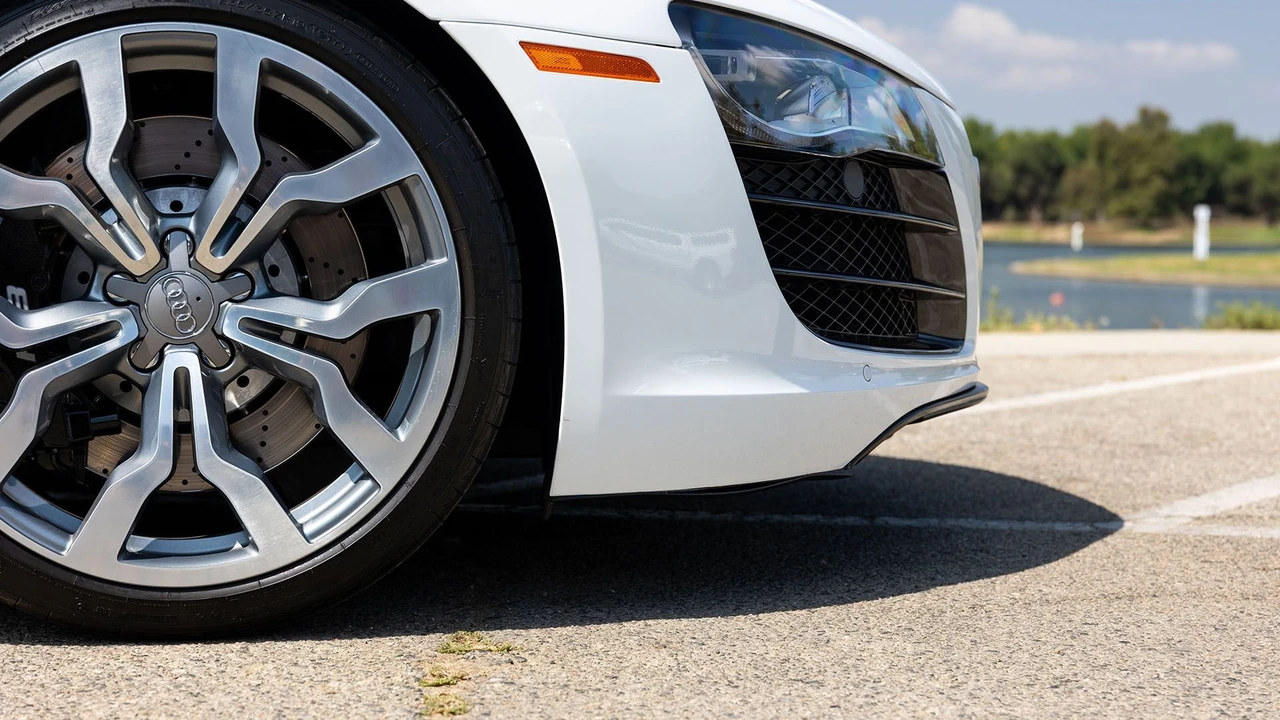 2010 Audi 42 R8 - Image 20 of 31