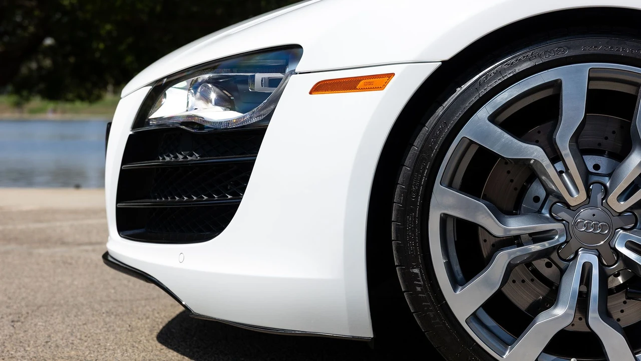 2010 Audi 42 R8 - Image 23 of 31