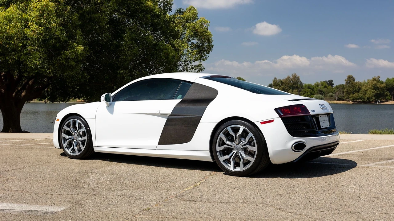 2010 Audi 42 R8 - Image 9 of 31