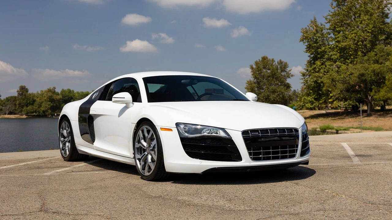 2010 Audi 42 R8 - Image 7 of 31