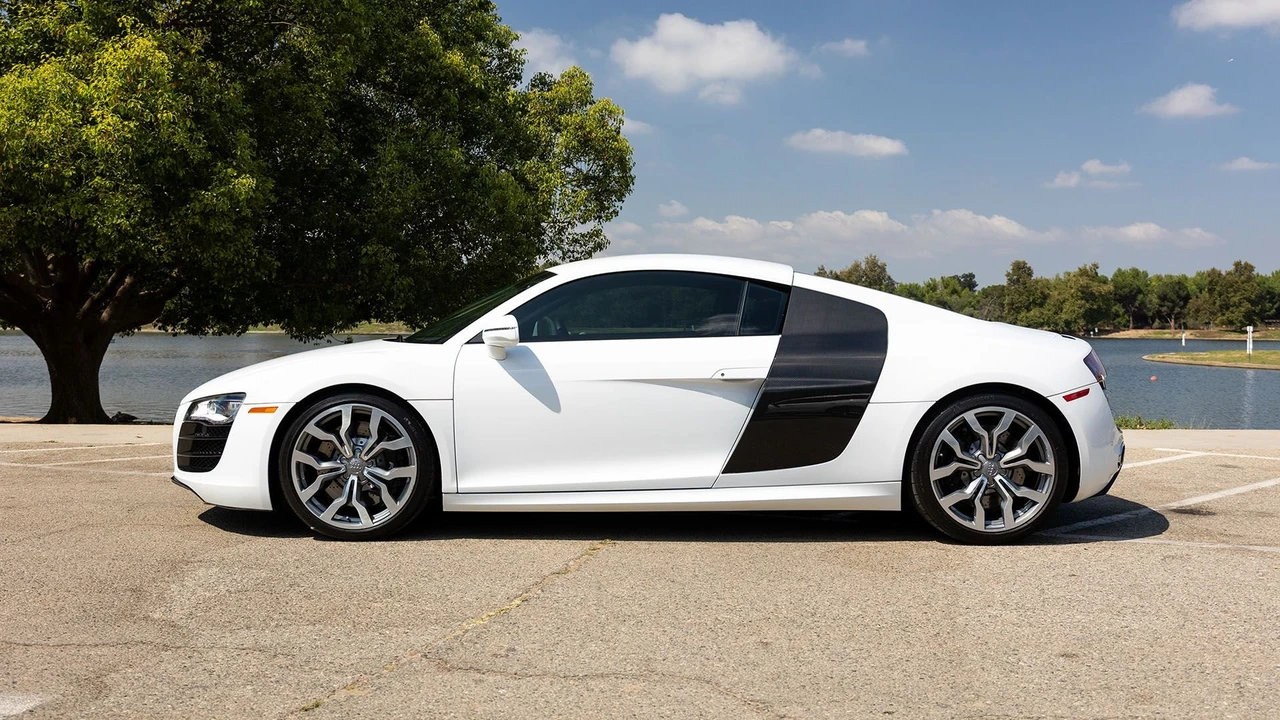 2010 Audi 42 R8 - Image 10 of 31