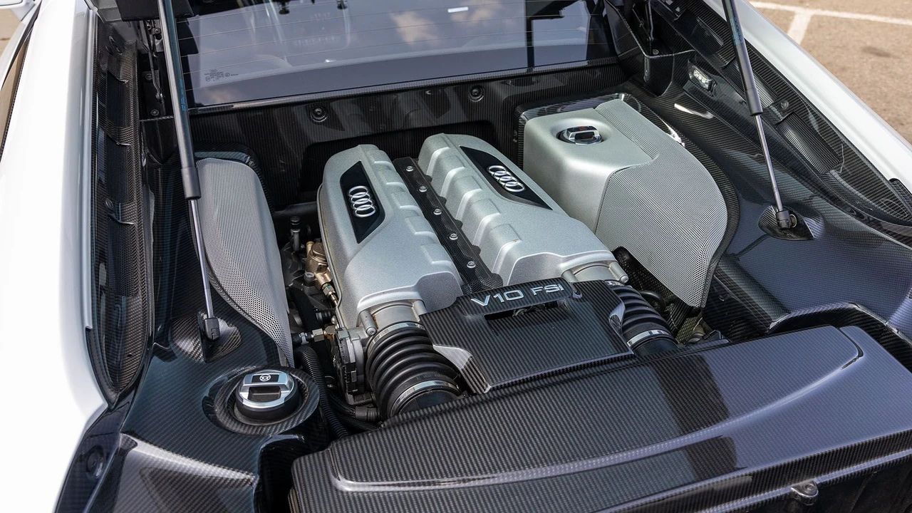 2010 Audi 42 R8 - Image 6 of 31