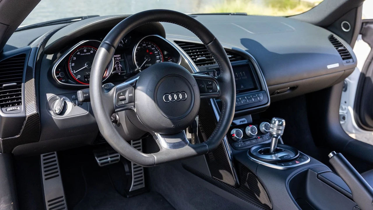 2010 Audi 42 R8 - Image 5 of 31