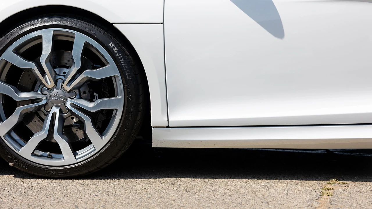 2010 Audi 42 R8 - Image 25 of 31