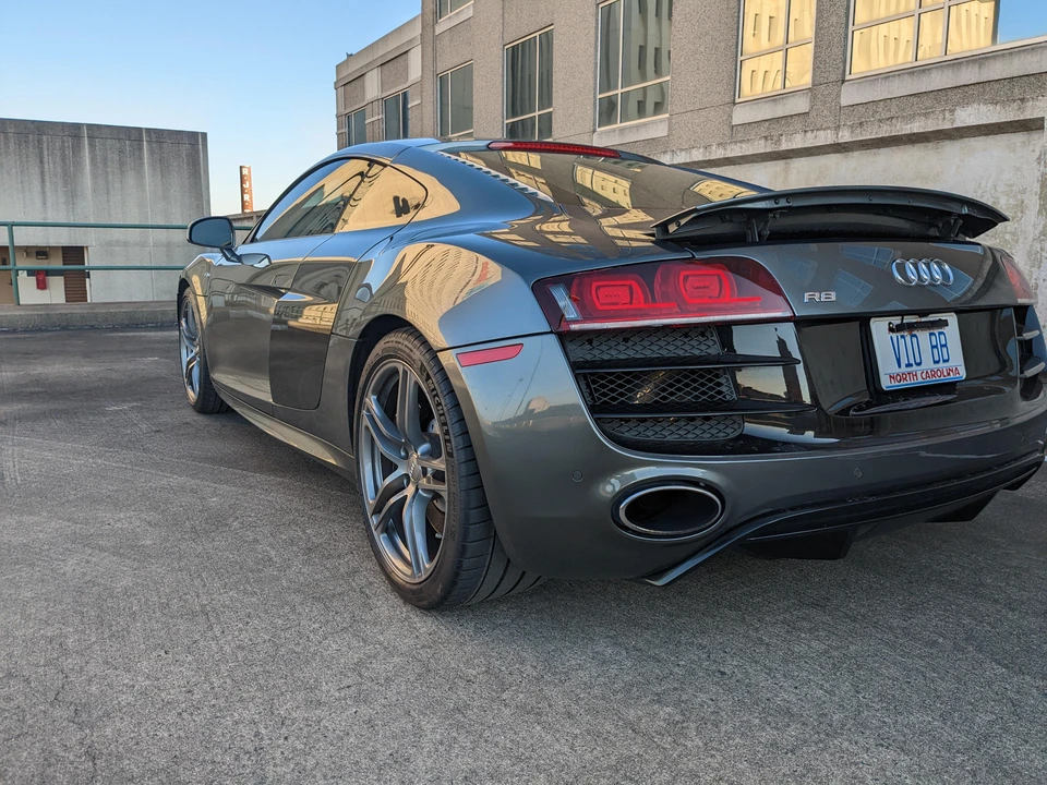 2010 Audi 42 R8 - Image 10 of 31