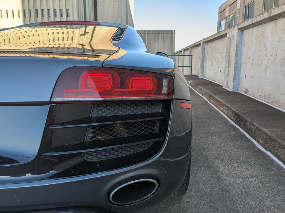 2010 Audi 42 R8 - Image 24 of 31