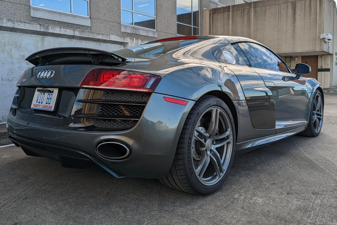 2010 Audi 42 R8 - Image 4 of 31