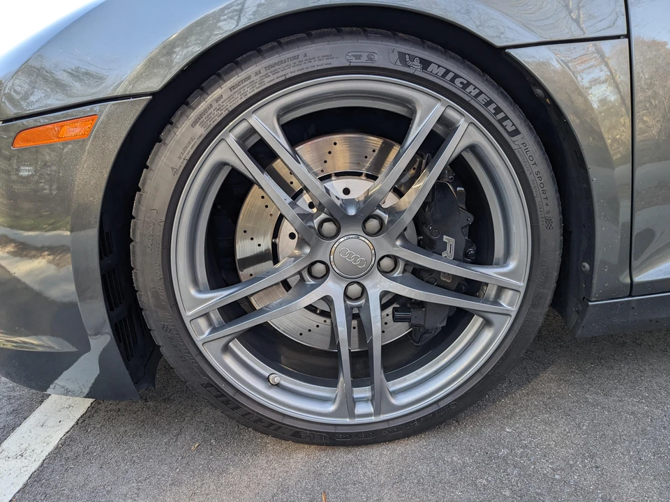 2010 Audi 42 R8 - Image 29 of 31