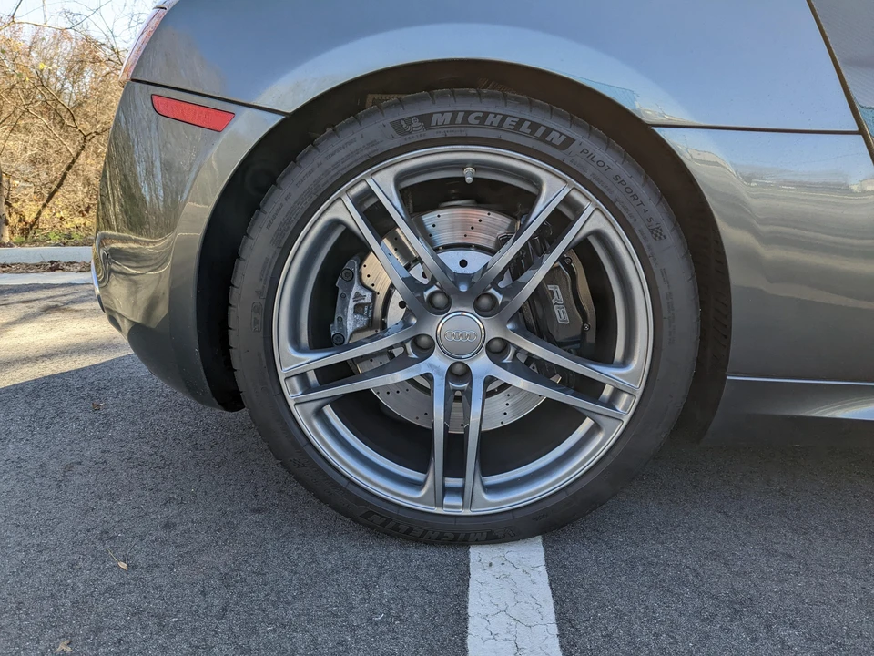 2010 Audi 42 R8 - Image 31 of 31