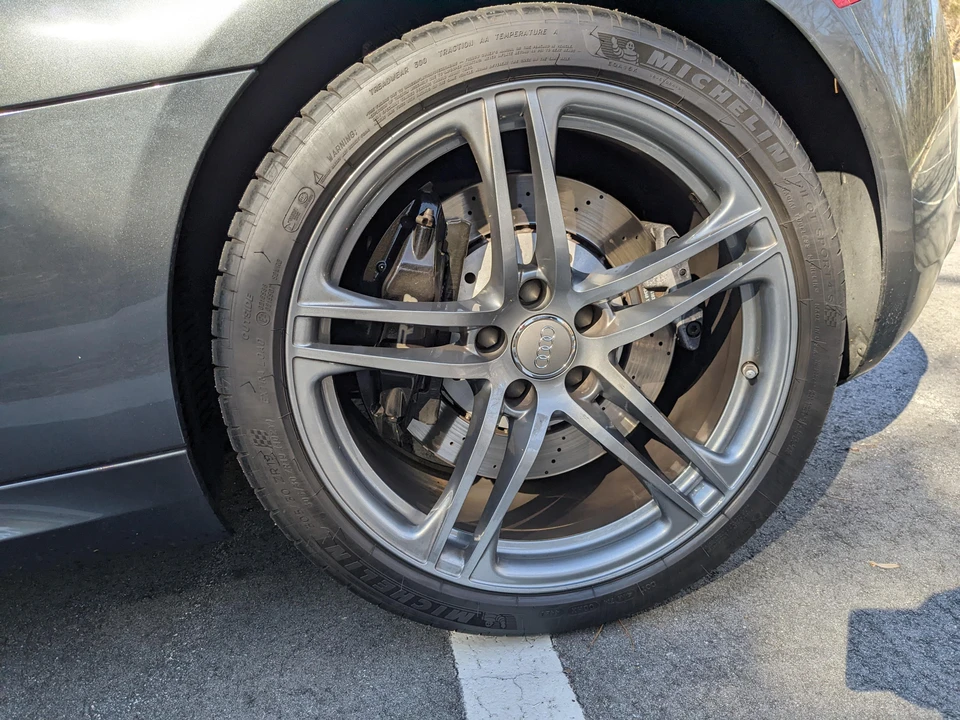 2010 Audi 42 R8 - Image 30 of 31